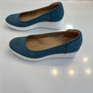 Naturalizer Blue Perforated Women's Sam2 Slip On Wedge Shoes, Size 6.5 Medium